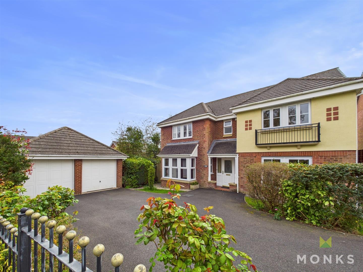 28 Bentley Drive, Oswestry, SY11 1TQ For Sale